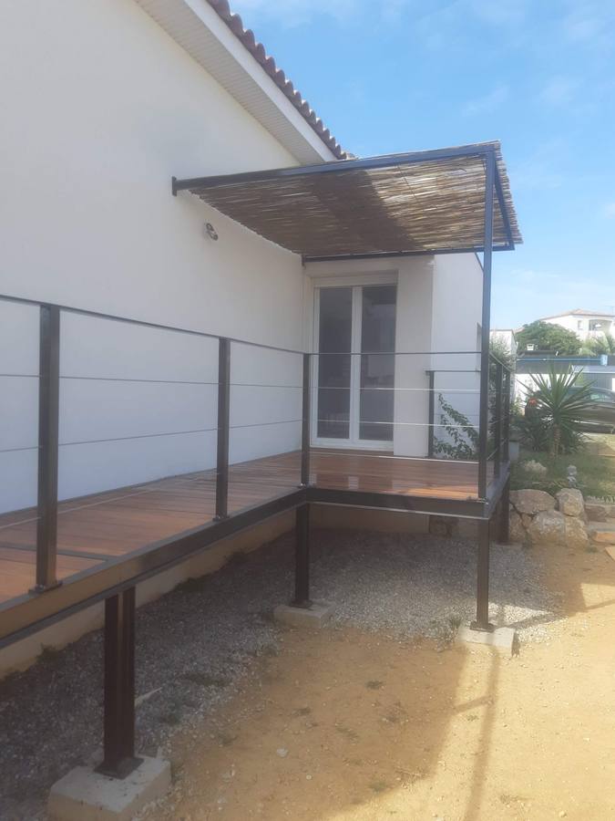 Terrasse bois exotique sur ossature acier avec pergola