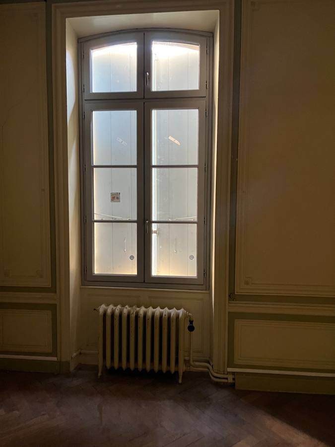 Fenêtre cintrée haussmannienne